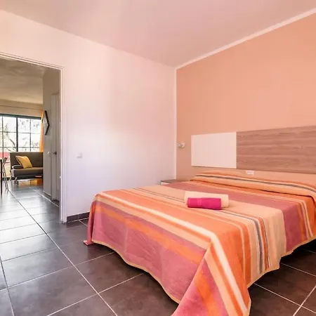 In Vista Con Piscina Σπίτι διακοπών *